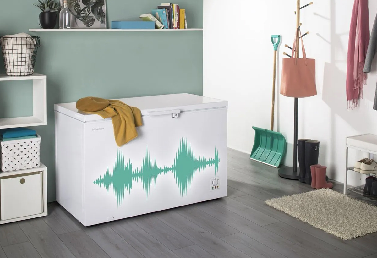 Απεικονίζεται ο καταψύκτης σε δωμάτιο με σχεδιάγραμμα που δηλώνει αθόρυβη λειτουργία.